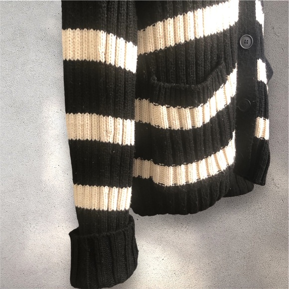 ▪️Zara v neck striped cardigan▪️ - Picture 7 of 9